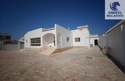 Villa - 3 Bedrooms - 4 Bathrooms for rent in Khuzam - Ras Al Khaimah