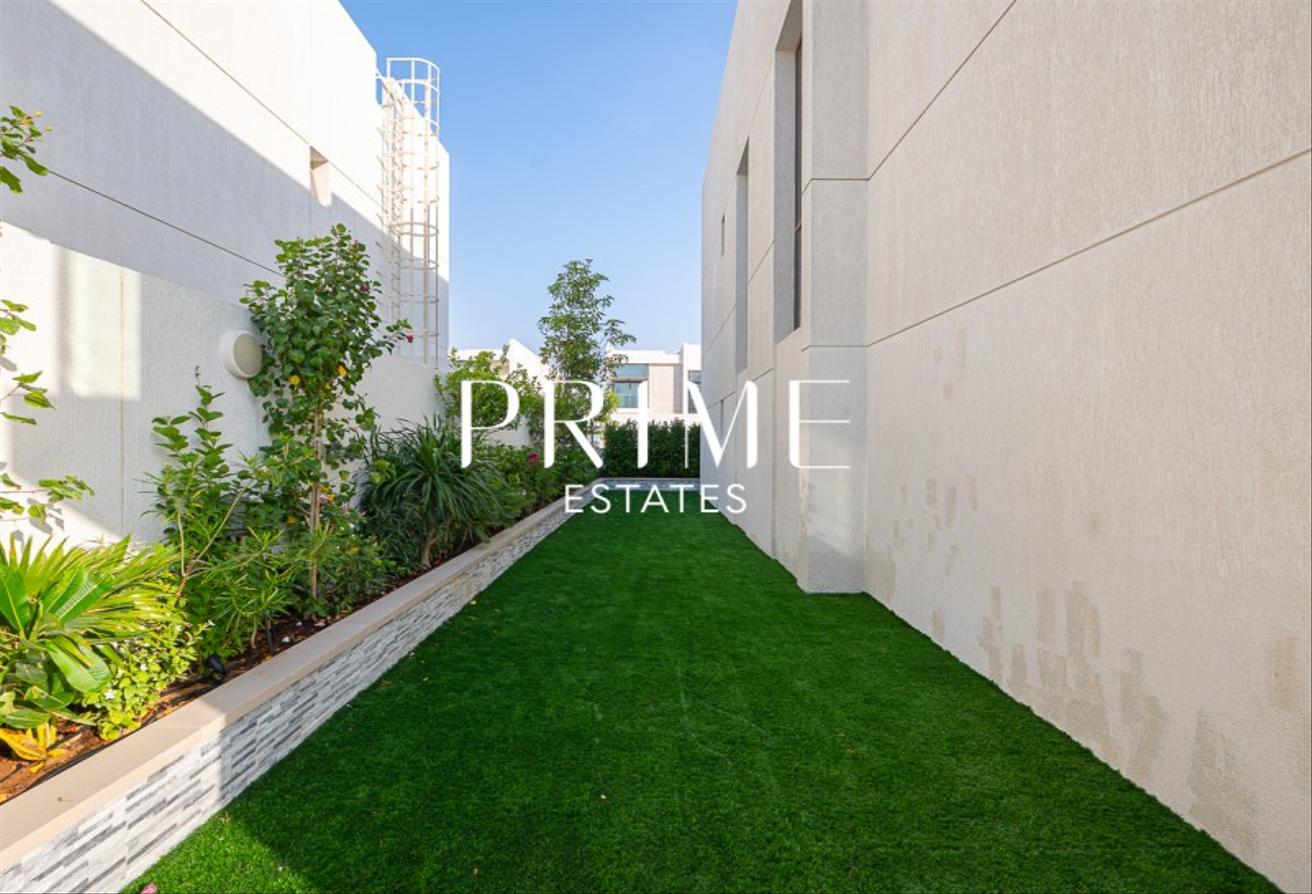 Brand New Villa | With Private Pool | View Today! photo 17