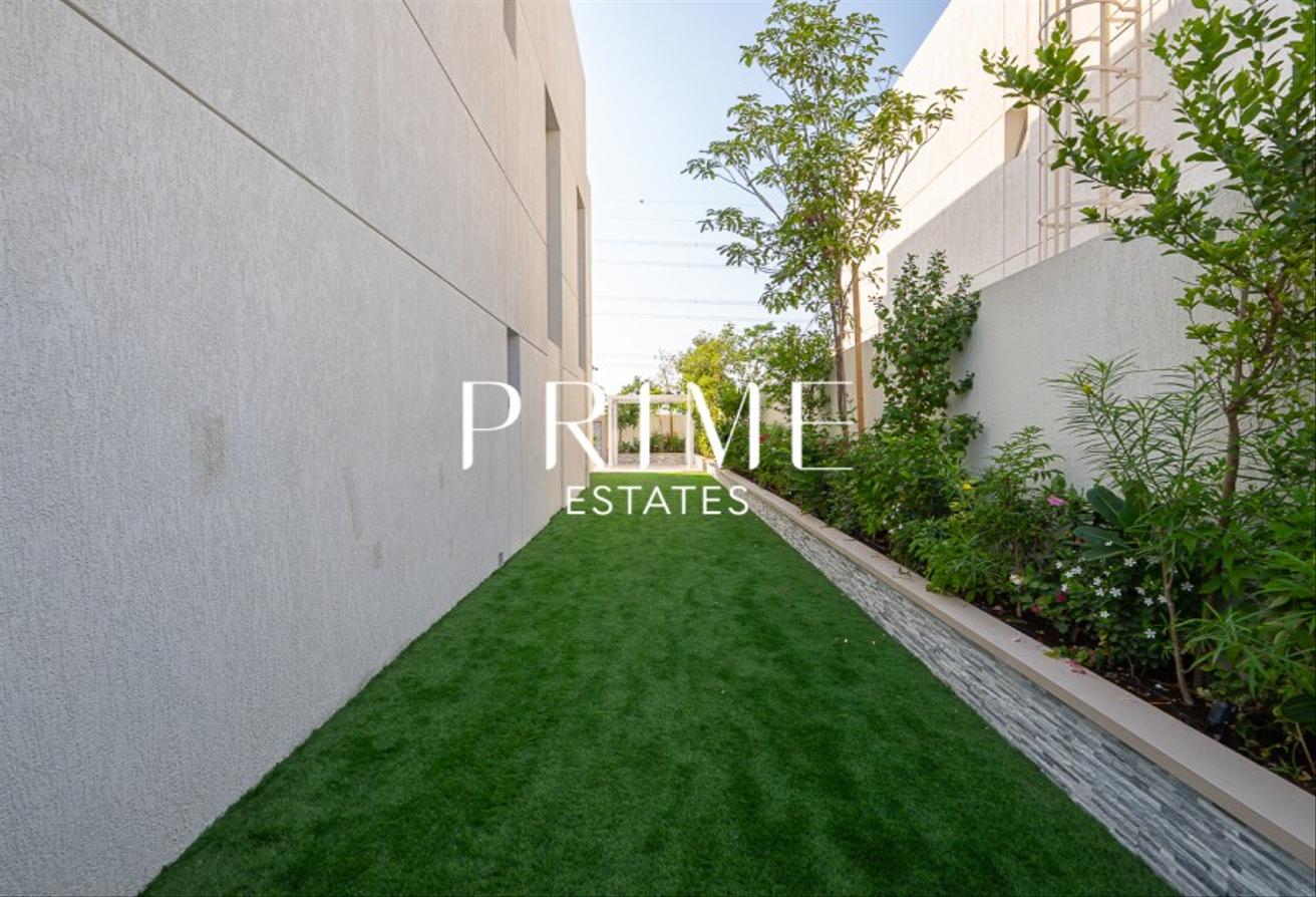 Brand New Villa | With Private Pool | View Today! photo 16