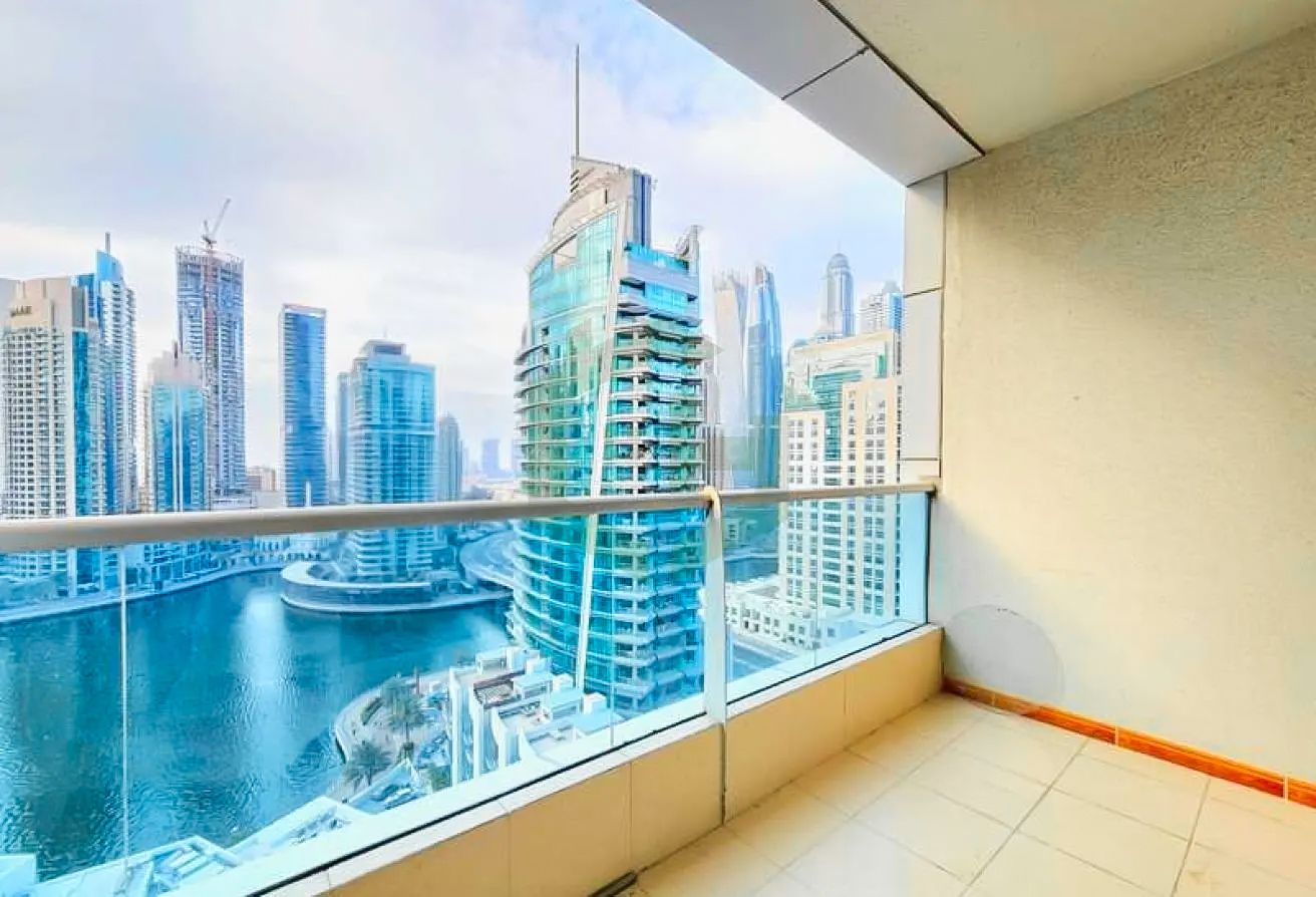 Canal & Marina View | 12 Cheques | Near Metro