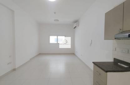 Apartment - Studio - 1 Bathroom for rent in Bayt Al Muteena 01 - Al Muteena - Deira - Dubai