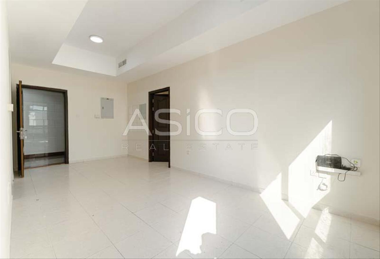 Spacious 1BR | Prime Deira | Great Price photo 4