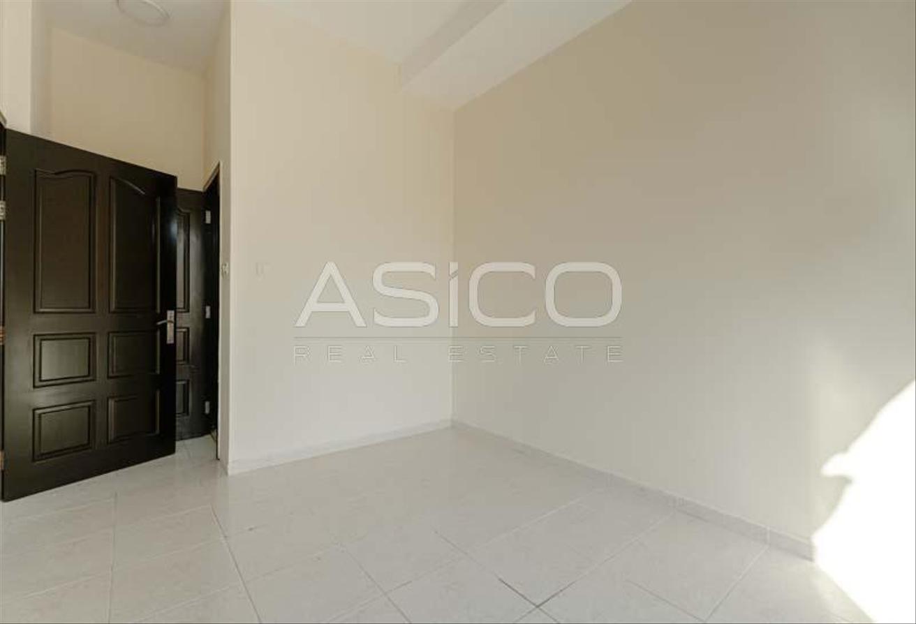 Spacious 1BR | Prime Deira | Great Price photo 9