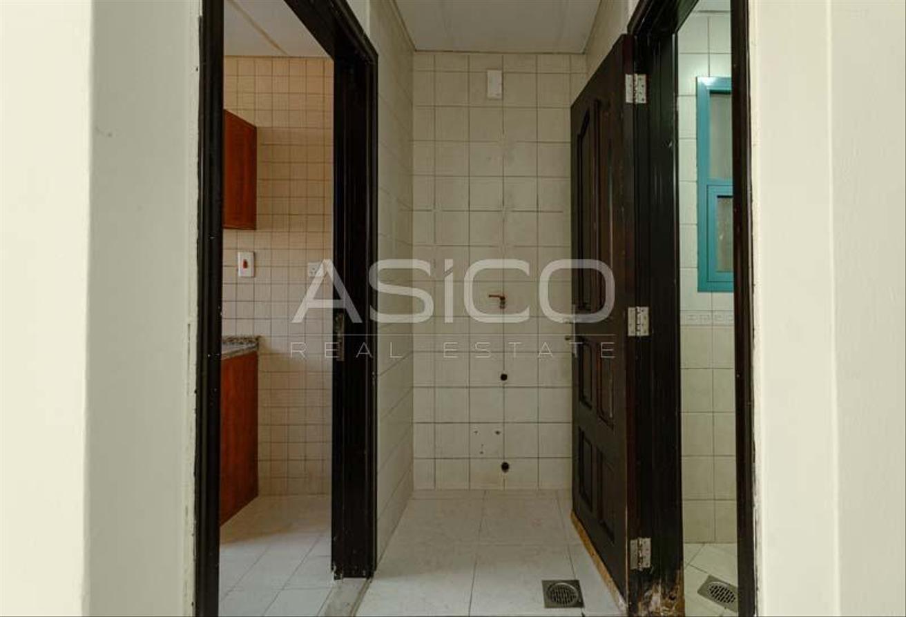Spacious 1BR | Prime Deira | Great Price photo 5