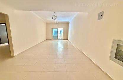 Apartment - 2 Bedrooms - 2 Bathrooms for rent in Muwaileh 29 Building - Muwaileh - Sharjah