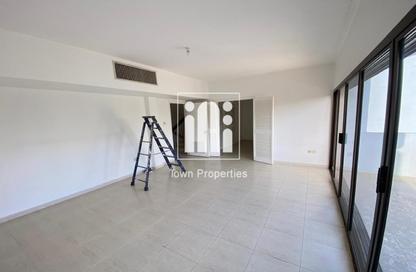 Villa - 4 Bedrooms - 5 Bathrooms for rent in Al Karamah - Abu Dhabi