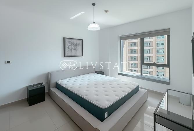 Skyline Serenity | Modern Living | Prime Downtown Location photo 3