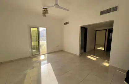 Apartment - 2 Bedrooms - 2 Bathrooms for rent in Al Qulaya'ah - Al Sharq - Sharjah