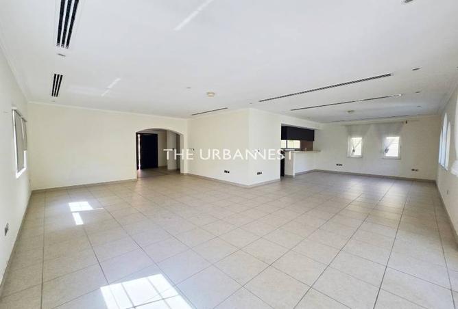 121112256 - Property Image 2