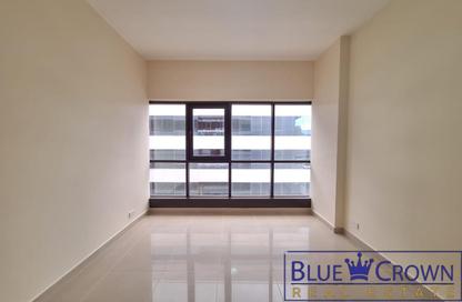 Apartment - 4 Bedrooms - 4 Bathrooms for rent in Golden Sands 9 - Al Mankhool - Bur Dubai - Dubai