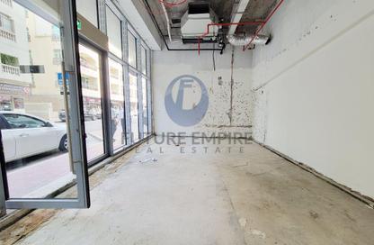 Shop - Studio - 1 for rent in Al Fattan Park View Tower - Al Karama - Bur Dubai - Dubai