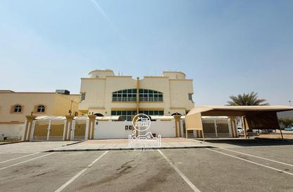 Villa - Studio - 5 for rent in Baniyas - Abu Dhabi