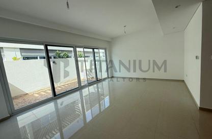 Townhouse - 3 Bedrooms - 4 Bathrooms for rent in Victoria 2 - Victoria - Damac Hills 2 - Dubai