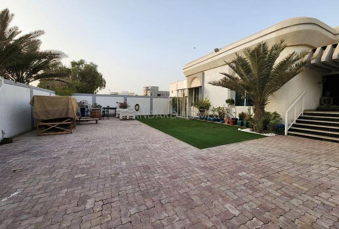 74234592 - Property Image 2