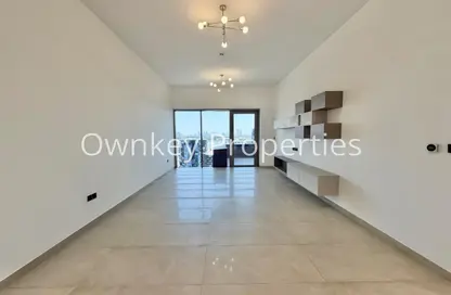 شقة - 2 غرف نوم - 4 حمامات للايجار في لامسي ريزدنس - عود ميثاء - بر دبي - دبي