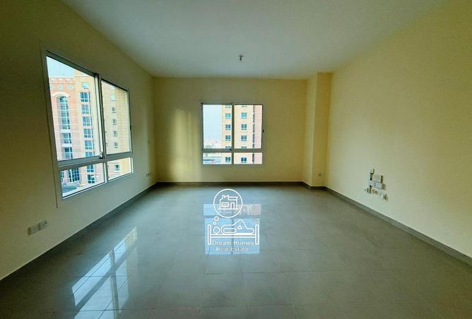 92725243 - Property Main Image
