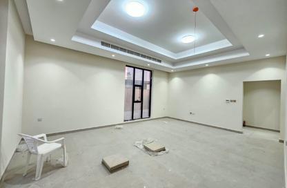 Apartment - 5 - 6 for rent in Al Hooshi Villas - Hoshi - Al Badie - Sharjah Apartment - 5 - 6 for rent in Al Hooshi Villas - Hoshi - Al Badie - Sharjah