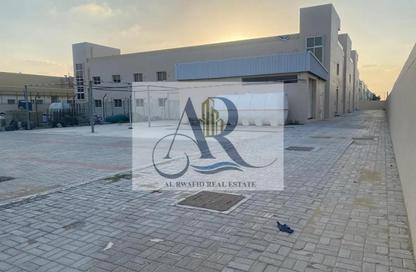 سكن عمال - استوديو - 8 حمامات للايجار في الجرف - عجمان وسط المدينة - عجمان