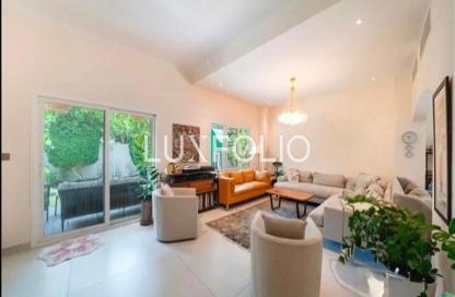 Villa - 3 Bedrooms - 3 Bathrooms for rent in Meadows 9 - Meadows - Dubai