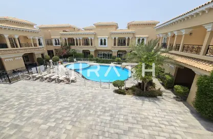 فيلا - 4 غرف نوم - 5 حمامات للايجار في فلل الجميرا 1 - جميرا 1 - جميرا - دبي