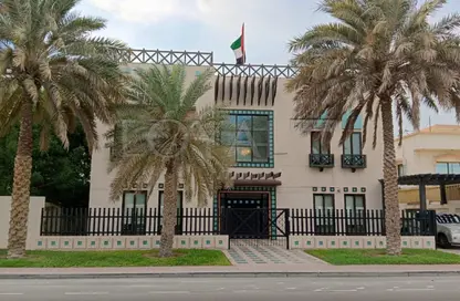 Villa - 5 Bedrooms - 5 Bathrooms for rent in Jumeirah 3 Villas - Jumeirah 3 - Jumeirah - Dubai