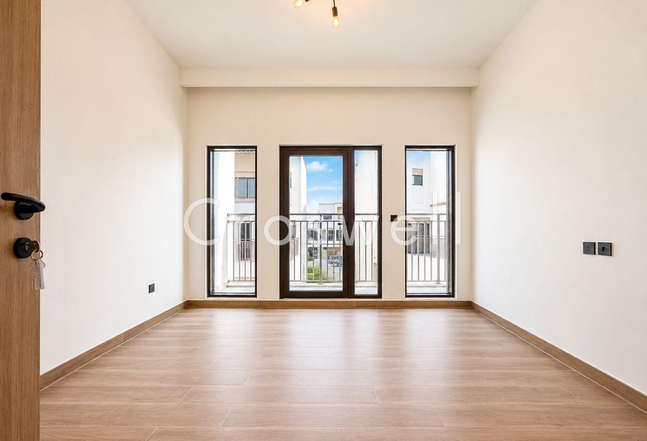 Maids Room | Single Row | Brand new | Balcony photo 18