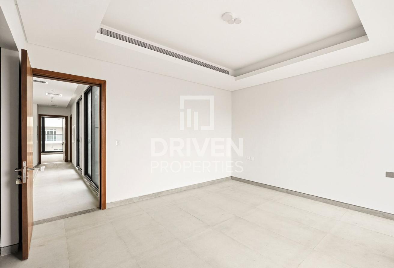 Spacious Single Row Villa | Large Layout photo 9