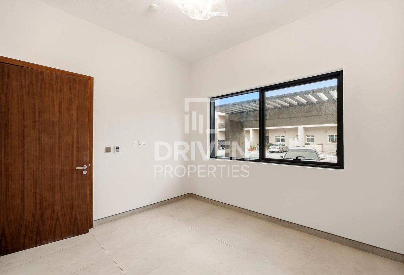 Spacious Single Row Villa | Large Layout photo 7