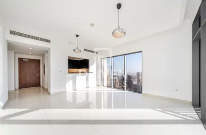 Apartment - 2 Bedrooms - 3 Bathrooms for rent in Boulevard Crescent Tower 1 - BLVD Crescent - Downtown Dubai - Dubai