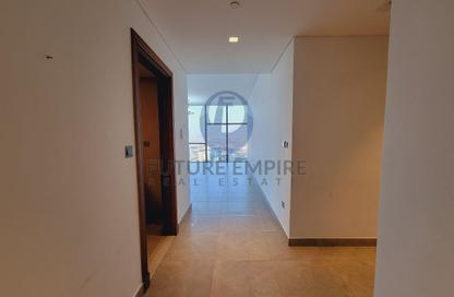 Apartment - 2 - 4 for rent in Airport Road Area - Al Garhoud - Dubai