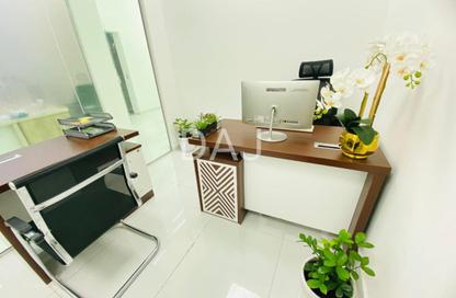 Office Space - Studio - 1 Bathroom for rent in Red Avenue - Al Garhoud - Dubai