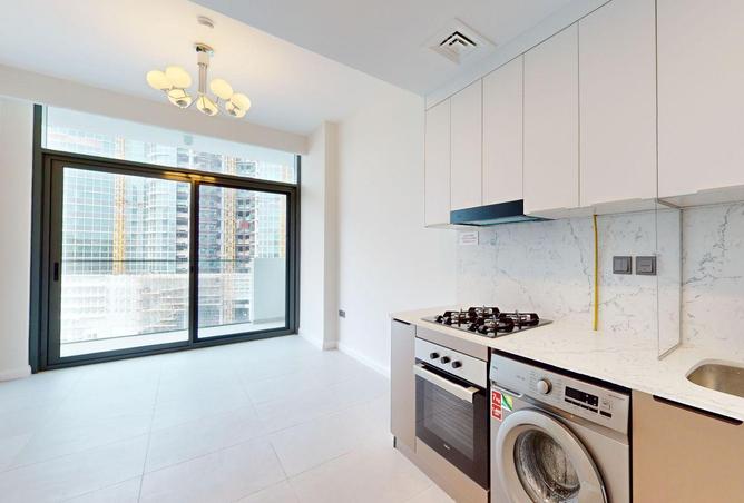 Brand New 2Bed, Metro walking distance, mid floor