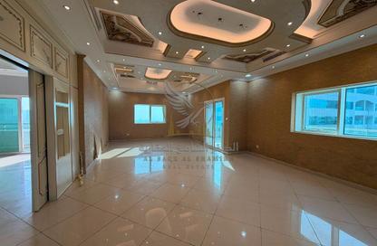 Apartment - 5 Bedrooms - 6 Bathrooms for rent in Al Majaz 1 - Al Majaz - Sharjah