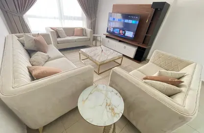 شقة - 2 غرف نوم - 2 حمامات للايجار في روز تاور 1 - ابراج روز - الخان - الشارقة