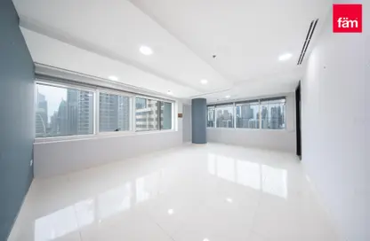 Office Space - Studio - 3 Bathrooms for rent in One Lake Plaza - JLT Cluster T - Jumeirah Lake Towers - Dubai