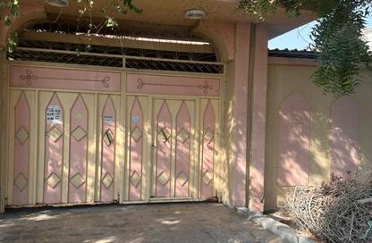 Villa - 4 - 5 for sale in Musheiref - Ajman