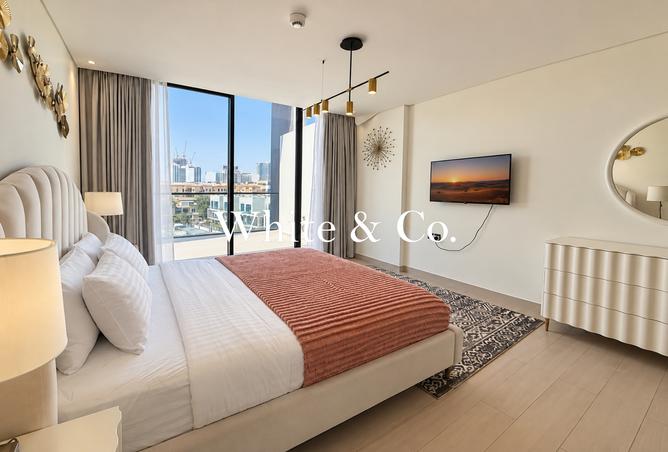 Spacious | Fully Furnished | Prime Loc photo 3