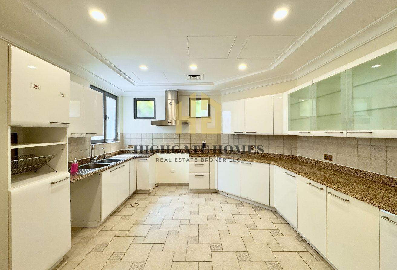 Waterfront | Competitive Price | Frond E | Vacant photo 12