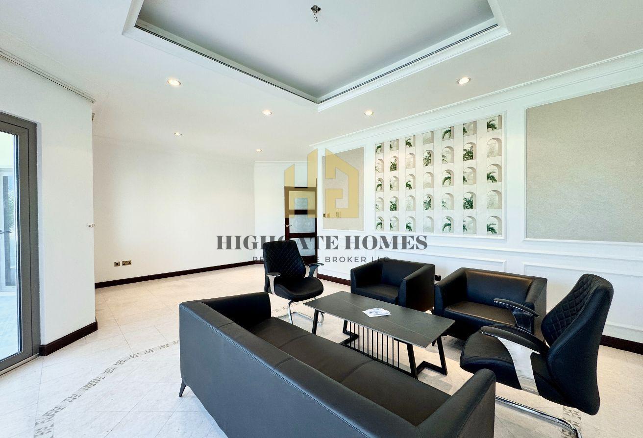 Waterfront | Competitive Price | Frond E | Vacant photo 11