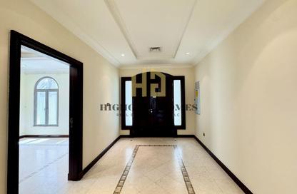 Villa - 4 Bedrooms - 6 Bathrooms for rent in Garden Homes Frond E - Garden Homes - Palm Jumeirah - Dubai