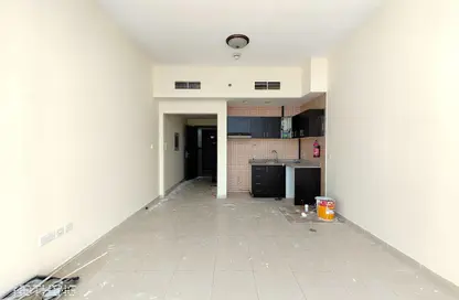 Apartment - Studio - 1 Bathroom for rent in Silicon Gates 4 - Silicon Gates - Dubai Silicon Oasis - Dubai