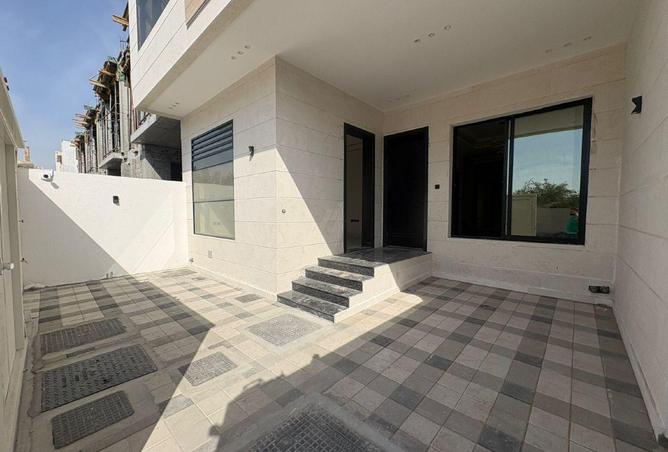 80280343 - Property Image 2