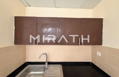 Office Space - Studio - 1 Bathroom for rent in Al dhagaya - Deira - Dubai