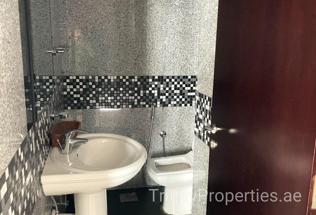 Fully Furnished | Spacious Layout | Prime Location photo 6
