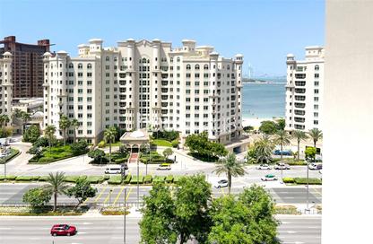 Apartment - 2 Bedrooms - 4 Bathrooms for sale in Al Anbara - Shoreline Apartments - Palm Jumeirah - Dubai