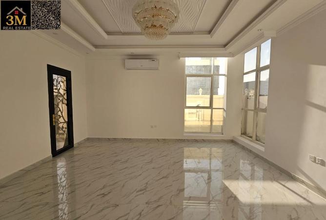 74236082 - Property Image 3