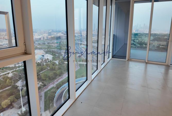 Luxury Apartment | Near Downtown| Maid's Room