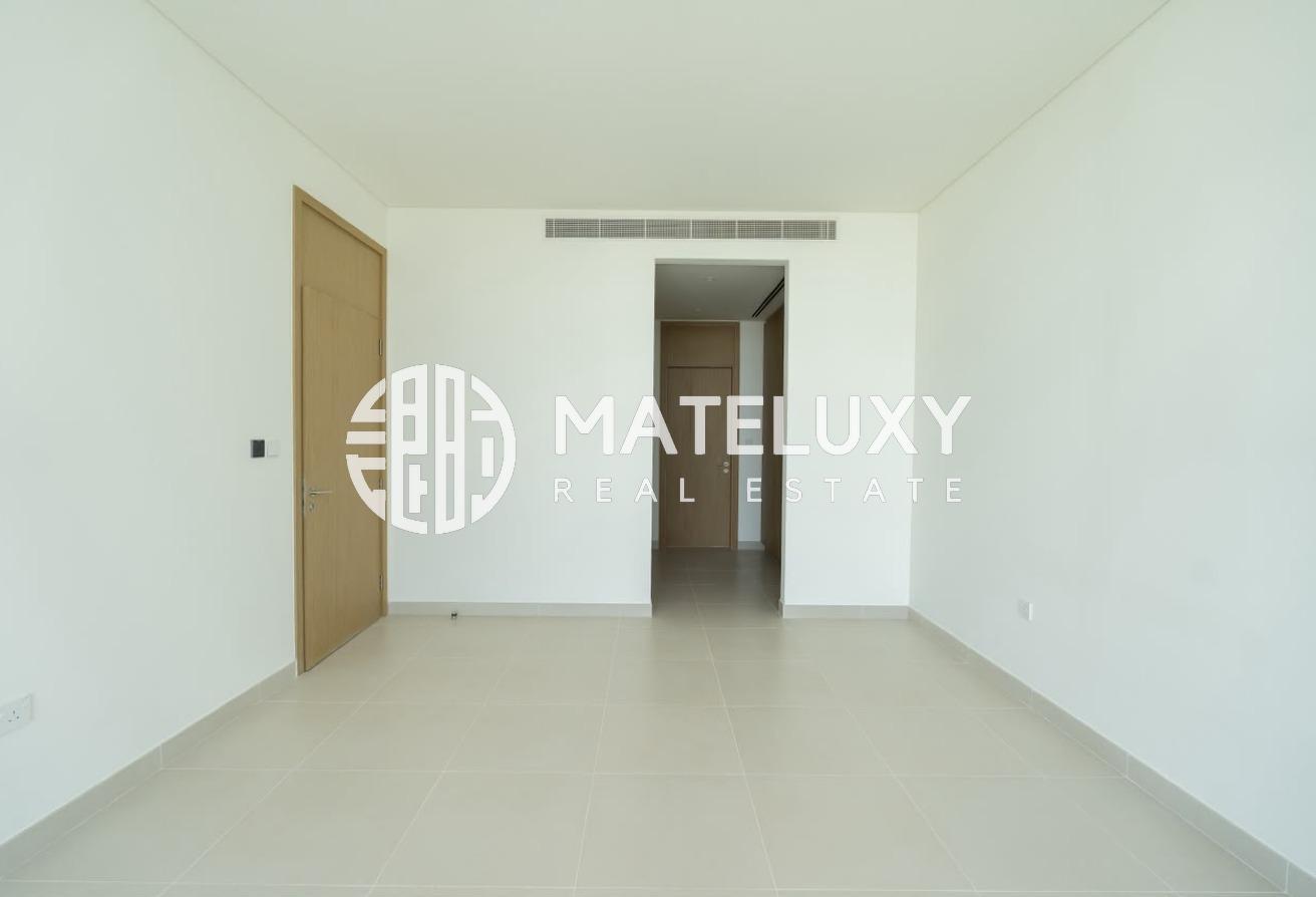 Vacant Now || Brand New || Premium Family Living photo 7