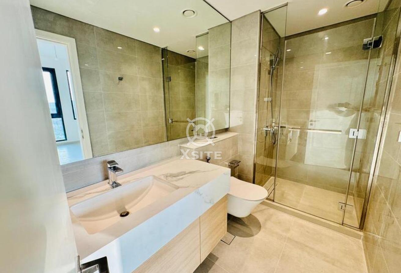 Luxury Townhouse | 4 BR + Maid | Vacant photo 21