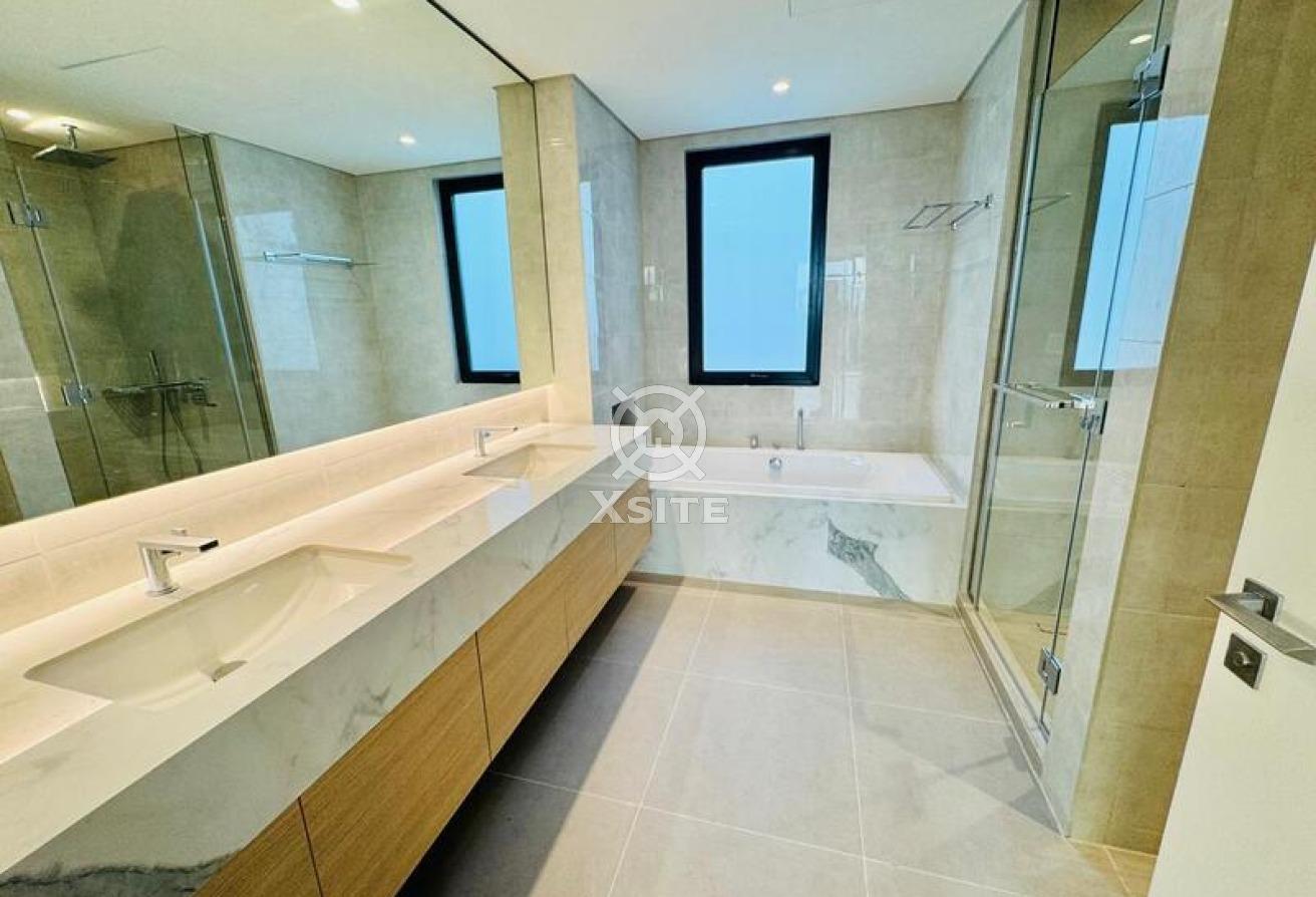 Luxury Townhouse | 4 BR + Maid | Vacant photo 22